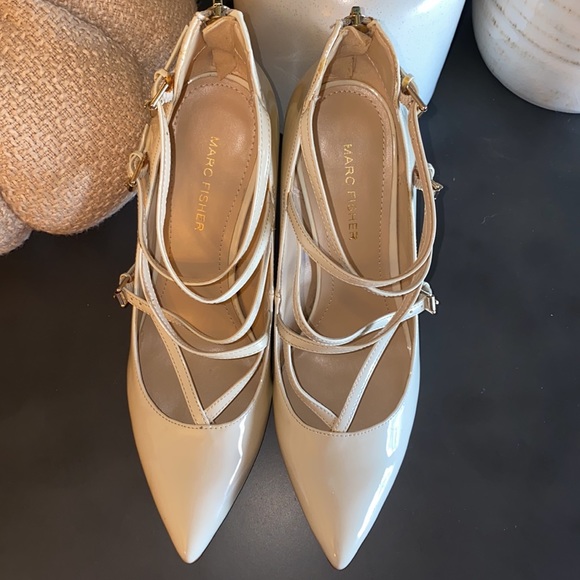 Marc Fisher “ivory” colored 3.5” heel. Good condition. All man made material - Picture 4 of 17